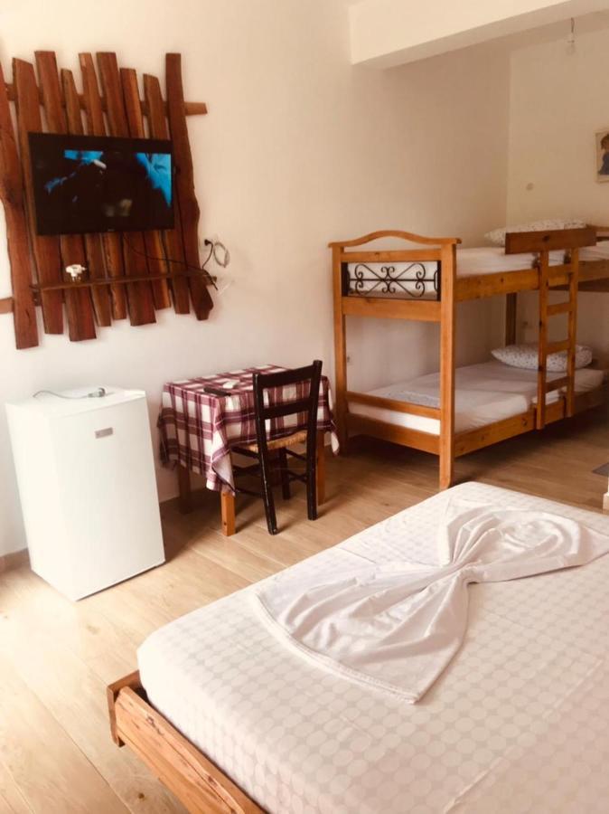 Tropikal Freskia Bunec Saranda Kültér fotó
